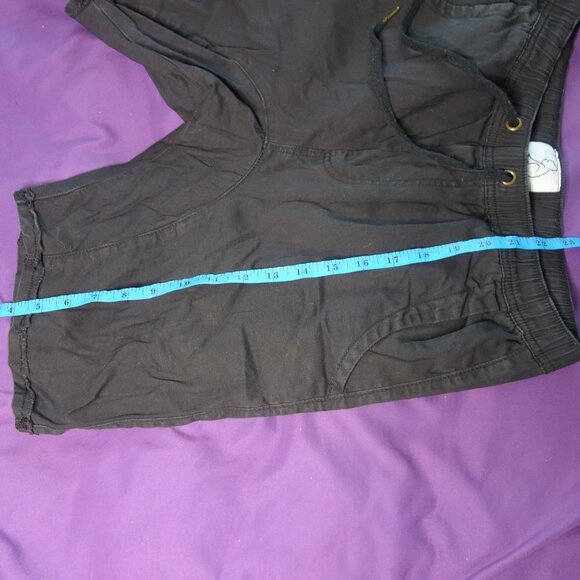 Kuwallatee Men's KUL-S1634 Design in Canada Black Chino Shorts Size M - Picture 6 of 14